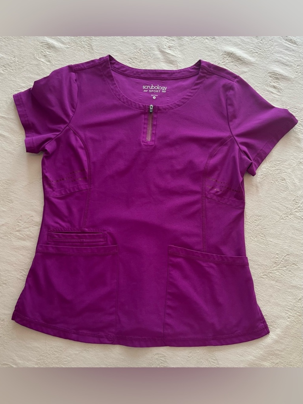 Scrubology Women's Medium Sport Magenta Medical Scrub Top with 1/4 Zip